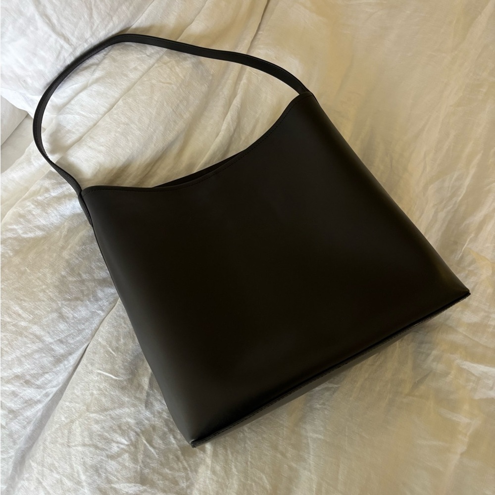 The Curated Smooth Black Leather Weekend Tote Bag - Picture 4 of 6